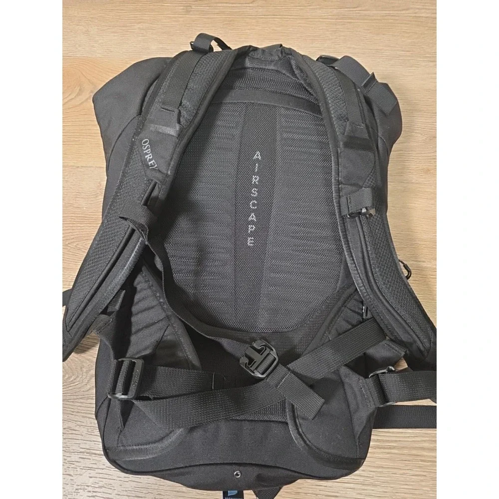 Osprey Metron 22 Bike Commuter Backpack 22L Black Laptop Bag New With Tags